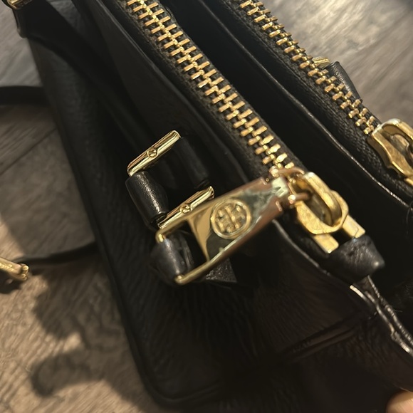 Tory Burch Robinson Pebbled Square Tote/crossbody - Picture 9 of 16